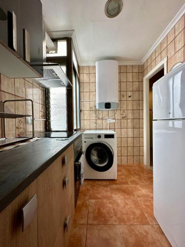 Spanish style flat close to center