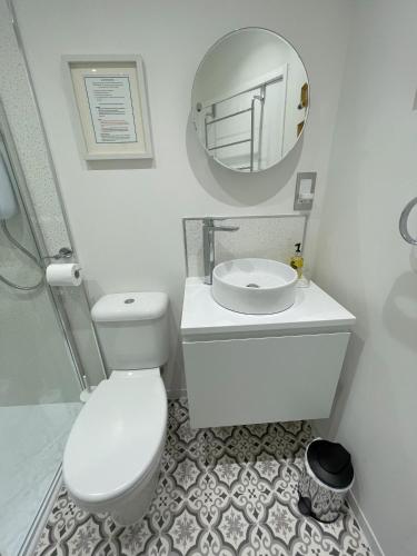 Bilik mandi di Trefoil Guest House