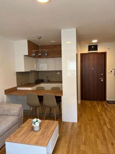 Kuchyň nebo kuchyňský kout v ubytování Tina Apartman Sokobanja