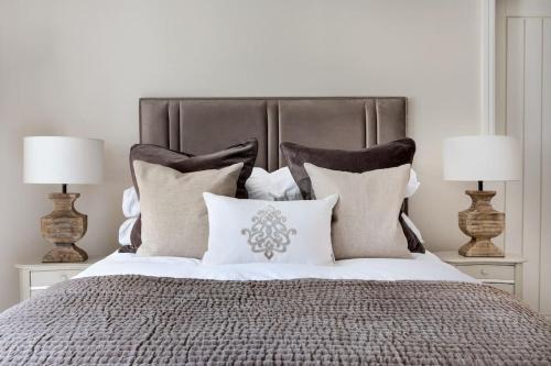 Posteľ alebo postele v izbe v ubytovaní Entire spacious apartment - central Harrogate