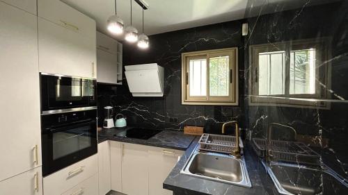 A010-Superbe appartement refait à neuf proche Croisette