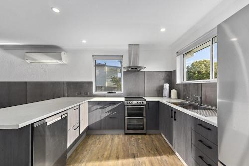 Dapur atau dapur kecil di Sea Breeze Escape