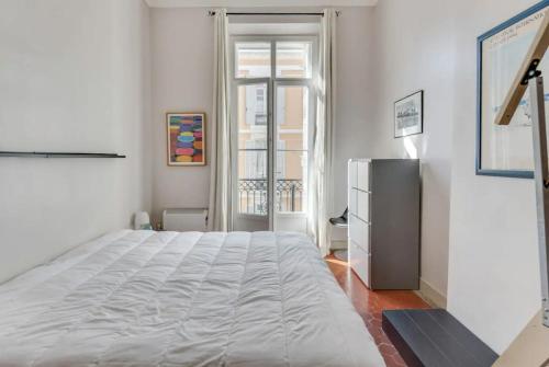 A084-Welcoming apartment in Rue d'Antibes the heart of Cannes