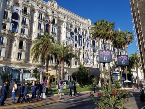 A069-Apt in residence with pool and sea view - Cannes