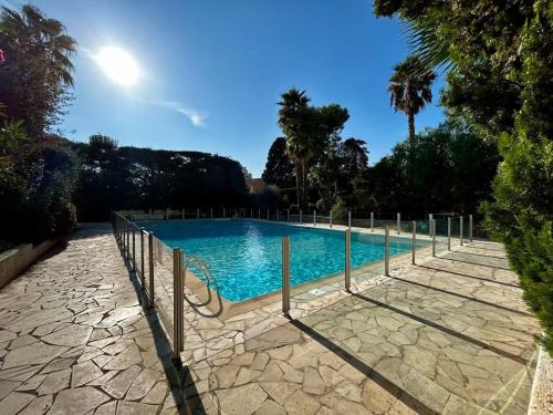 A013-Apt vue mer avec piscine et terrasse