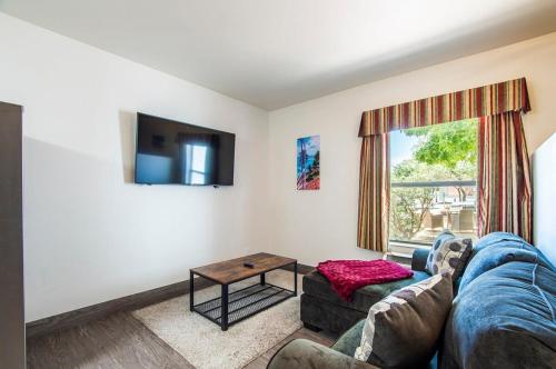 Et tv og/eller underholdning på Vistas 116 - Modern luxury amenities sleeps 6