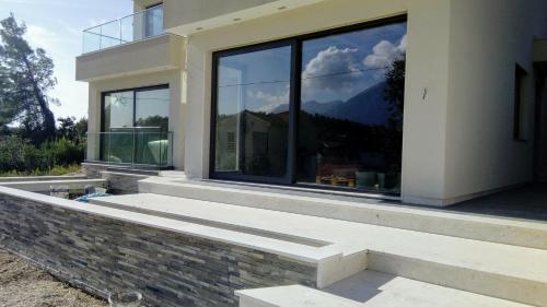 Nespecifikovaný výhled na hory nebo výhled na hory při pohledu z apartmánu
