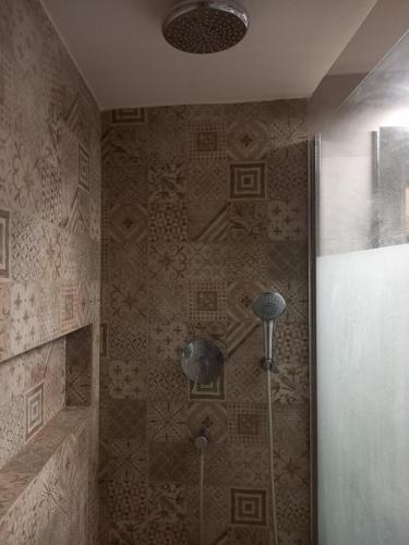 Ένα μπάνιο στο Serene 3BR Hideaway in Naxos!