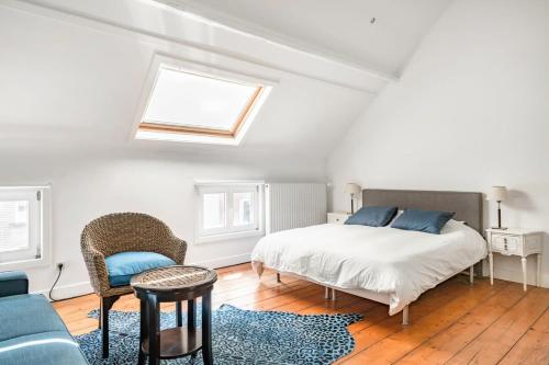 Postel nebo postele na pokoji v ubytování Family Townhouse in the City Centre