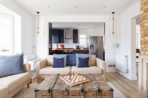 Η κουζίνα ή μικρή κουζίνα στο Coastal Retreat for 6 Close to Beaches