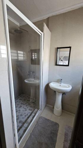 Ένα μπάνιο στο Artem Apartments - Apartment 3