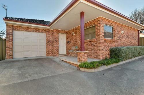 オレンジにあるCentral 2 Bed, 2 Bath Villa - Walk to Townのギャラリーの写真