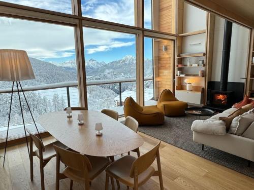 Χώρος καθιστικού στο Spectacular Alpine Home