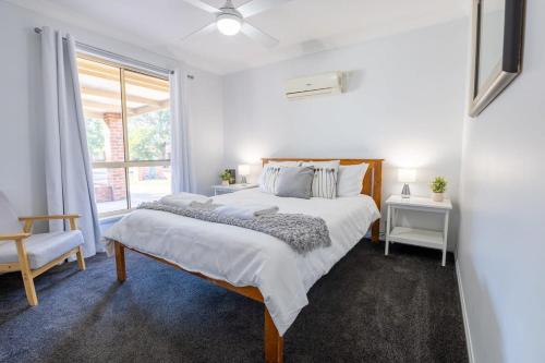 Postel nebo postele na pokoji v ubytování Davidson - Family Getaway, Pet Friendly