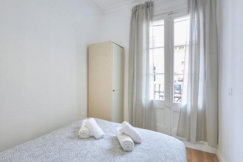 Ro Lively and bright apartment next to Blai st