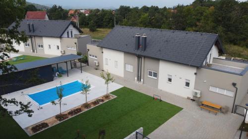 Gallery image of House Evermore 5 in Lovinac