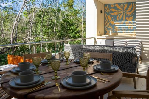 Restavracija oz. druge možnosti za prehrano v nastanitvi Brand NEW! Tulum Jungle Villa with private pool