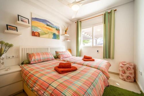 Postel nebo postele na pokoji v ubytování Stunning 2 bedroom townhouse - CE33LT