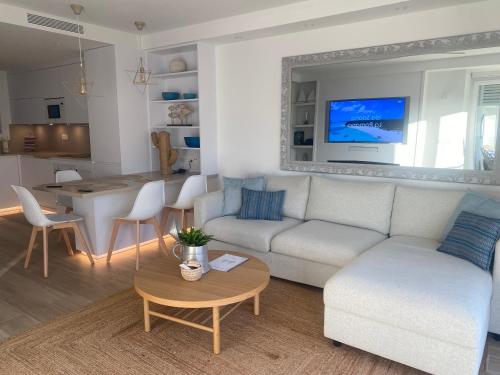 Modern new apartment, Perfect for golf and digital nomads , sea view and parking photo 7