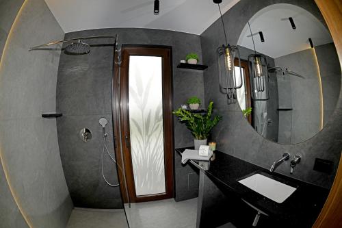 Koupelna v ubytování APARTAMENT JANETTA domek nad jeziorem