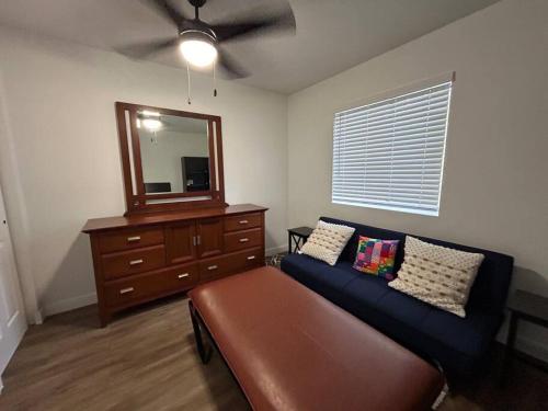 מיטה או מיטות בחדר ב-Sweet Retreat in Scottsdale