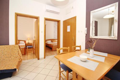 Apartments with parking space Baska, Krk - 18804