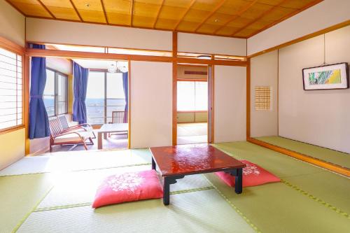 Un lugar para sentarse en Ooedo Onsen Monogatari Premium Yamashitaya