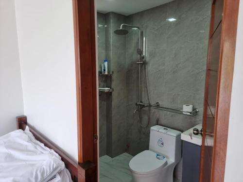 Koupelna v ubytování C Mary's Staycation in Tanza Cavite 2-3pax