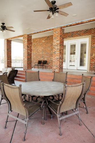 Gambar di galeri bagi Large & Spacious Home, Sleeps 23+ near SLC di South Jordan