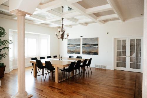 Φωτογραφία από το άλμπουμ του Large & Spacious Home, Sleeps 23+ near SLC σε South Jordan