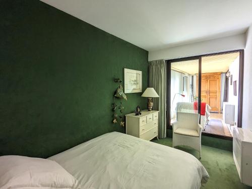 Grand Appartement avec Terrasse, Clim, WIFI et Parking à Arcachon