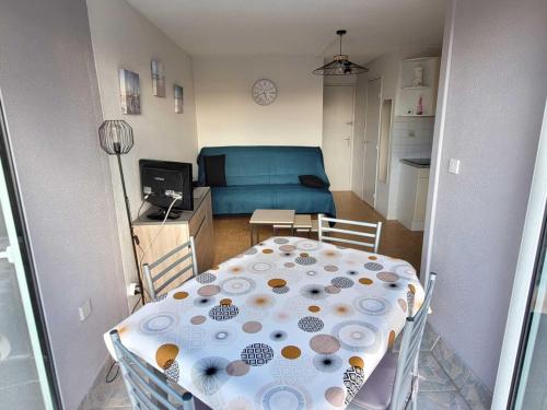 Cama o camas de una habitación en Appartement Narbonne-Narbonne Plage-Narbonne Plage, 2 pièces, 4 personnes - FR-1-784-24