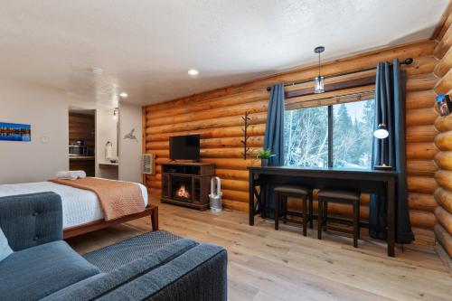 Μια τηλεόραση ή/και κέντρο ψυχαγωγίας στο Duck Creek Village Inn