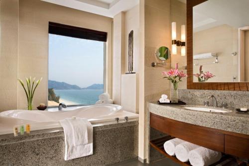 Gambar di galeri bagi Sheraton Huizhou Beach Resort di Huidong