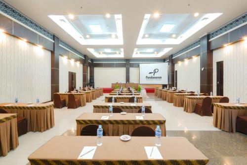 El área de trabajo o centro de convenciones de Pandanaran Prawirotaman Yogyakarta