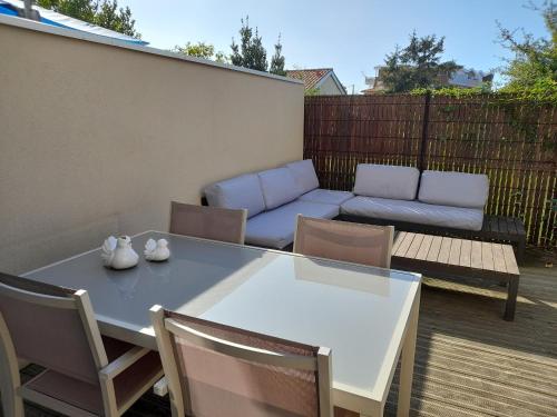 Jardin Privé et Terrasse - Appartement T2 à La Teste de Buch, Proche Plages et Activités - FR-1-319-424