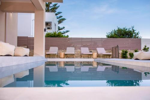 Kolam renang di atau dekat dengan Armour Eclectic Villa