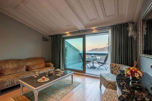 Гостиная зона в MFB Tarabya Hotel
