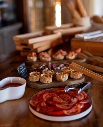 Jídlo v hotelu nebo okolí