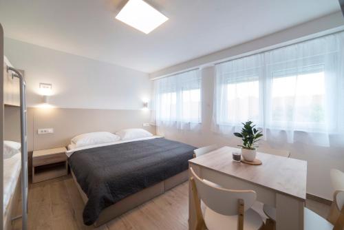 Pamer Apartments Zagreb - Group-Friendly Studios for 4