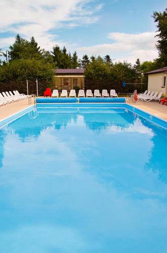 Kolam renang di atau dekat dengan Apartament Przy Plaży z Darmowymi Rowerami 109 by Perłowa Przystań Rent