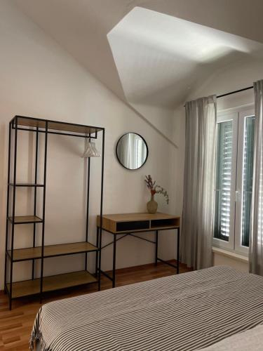 PAMA LUKO Apartment with Snack Kitchen, GYM & Tennis,100m from sea