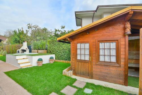 Gallery image of Bellagio holiday home private swimming pool in Valbrona
