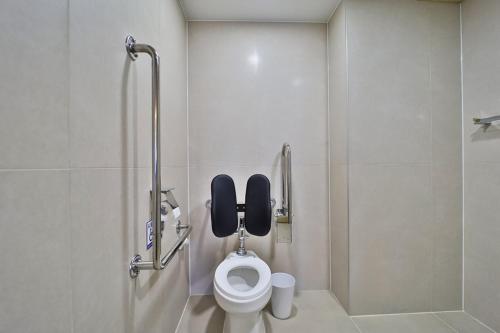 Bilik mandi di Gimhae City Hotel