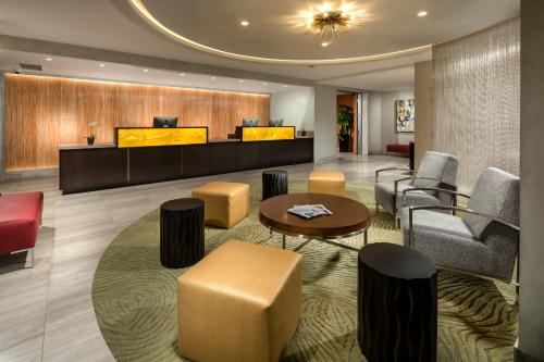 Hotel Aventura Image