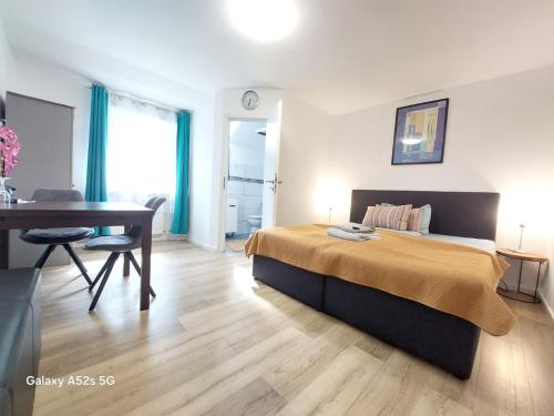 Hotel am See Radevormwaldにあるベッド