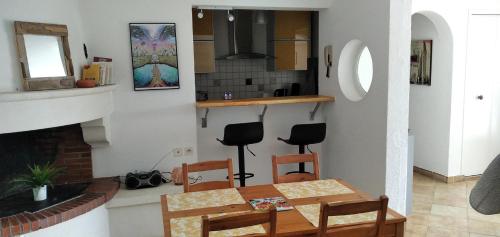 Ein Sitzbereich in der Unterkunft Location Gîte en Provence