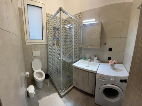 Cozy flat in Hilton, central Athens, 3' metro, VFM!
