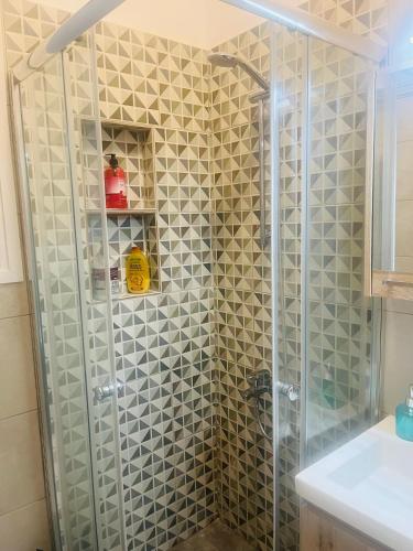 Cozy flat in Hilton, central Athens, 3' metro, VFM!