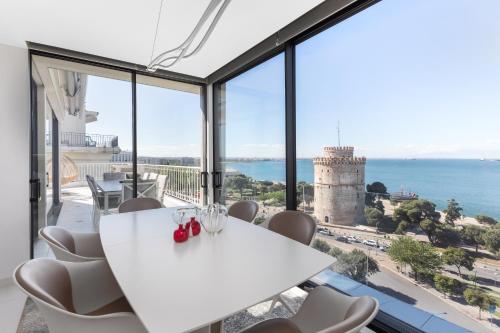 Gallery image ng Aria, Lux seafront apt with White Tower view sa Thessaloníki